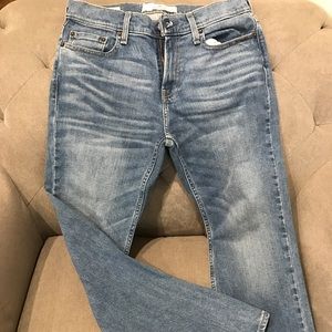 Hollister.... men's 👖 jeans...